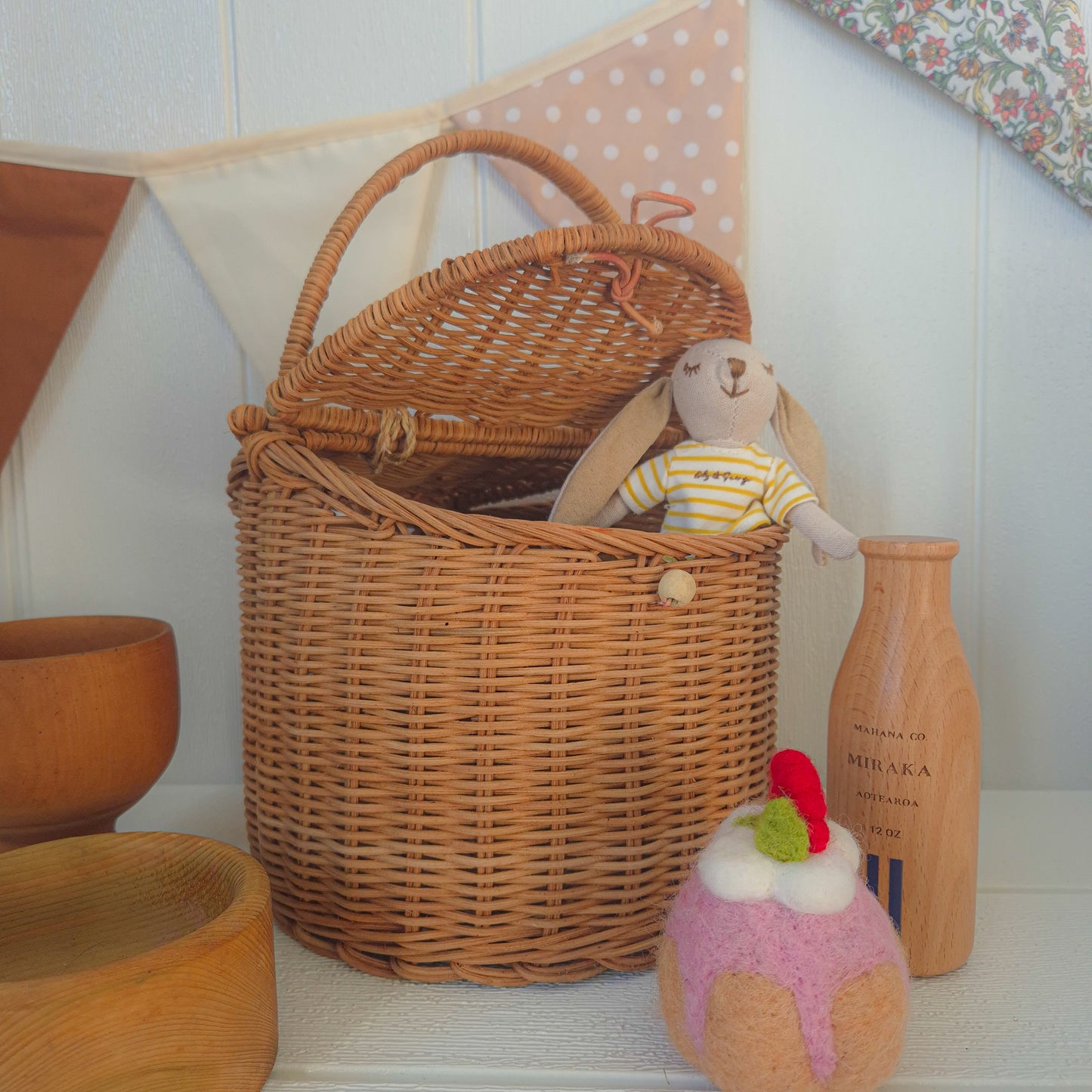 Rattan Gatherer Kete Seconds