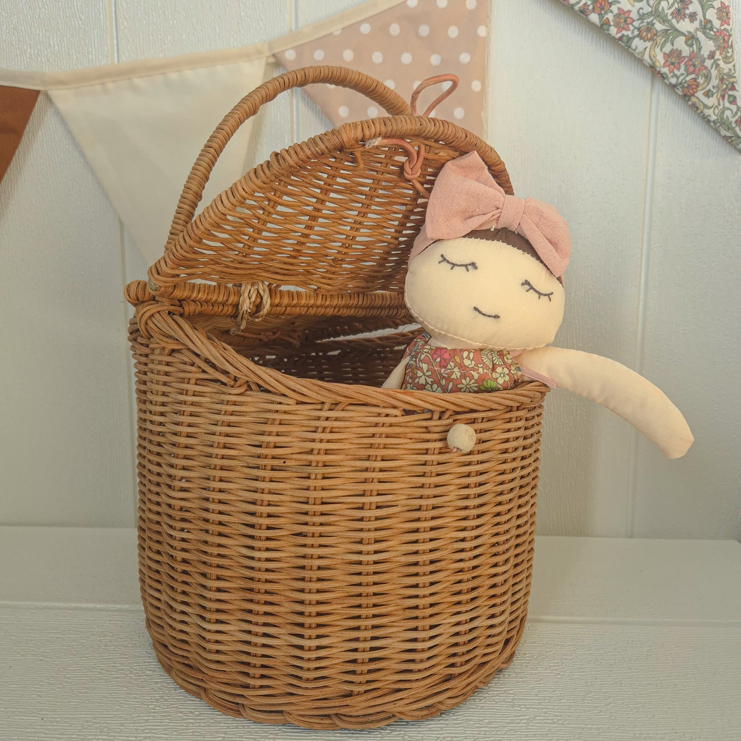 Rattan Gatherer Kete Seconds