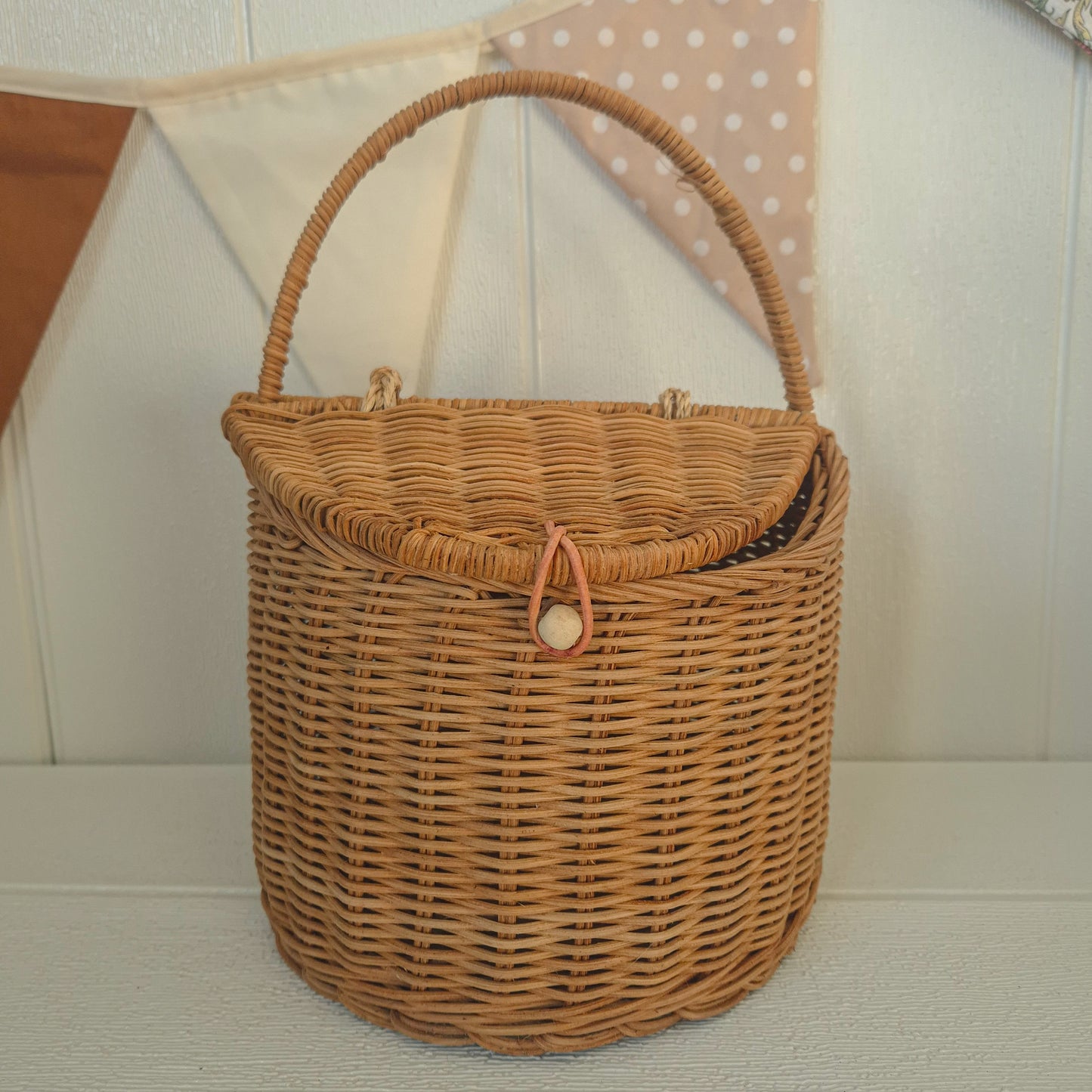 Rattan Gatherer Kete Seconds