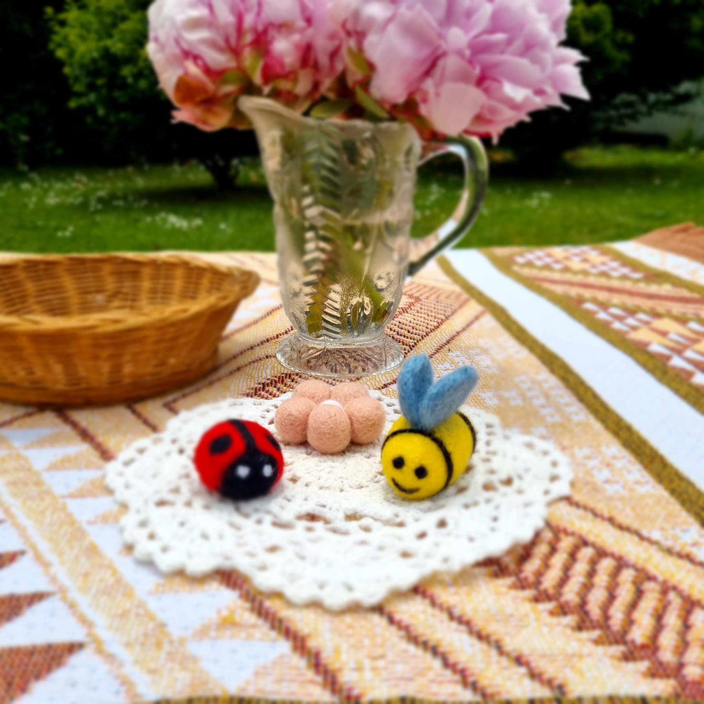 2pc Felt Bumblebees Blue Wings