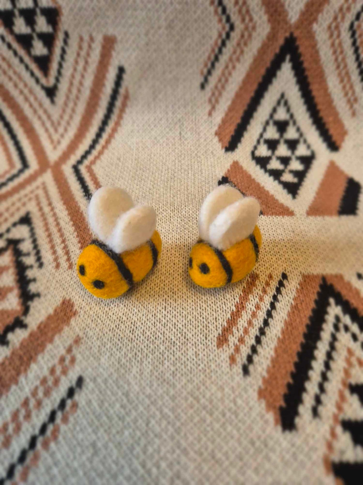 2pc Bees White Wings