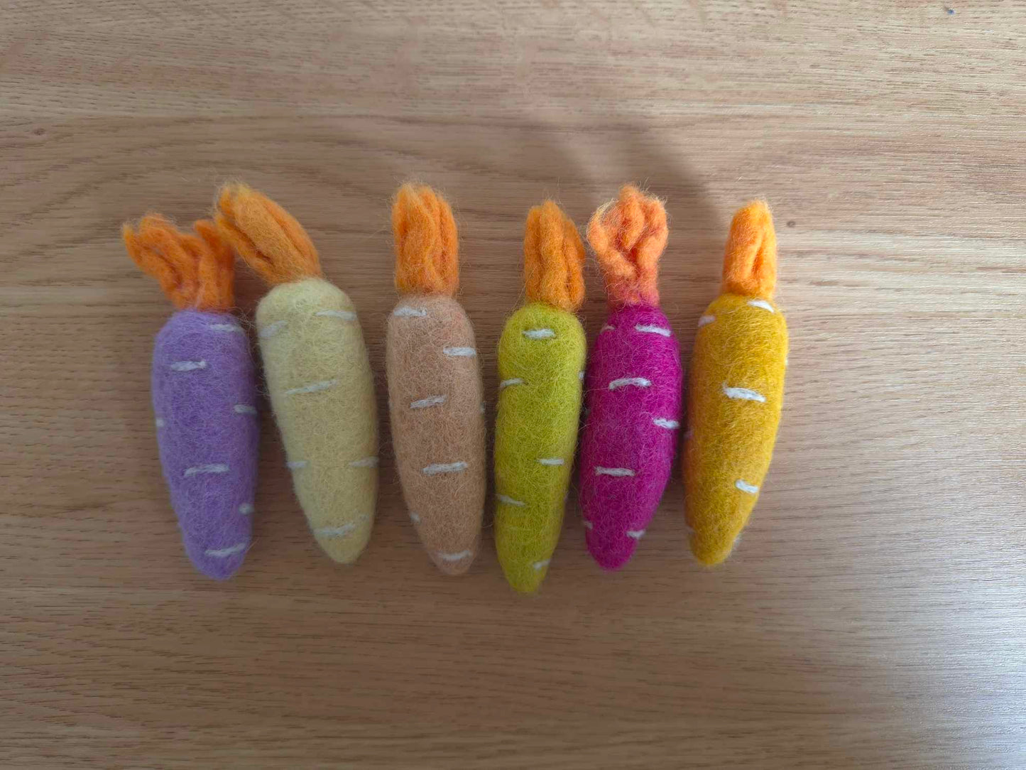 Mini Rainbow Carrot Set