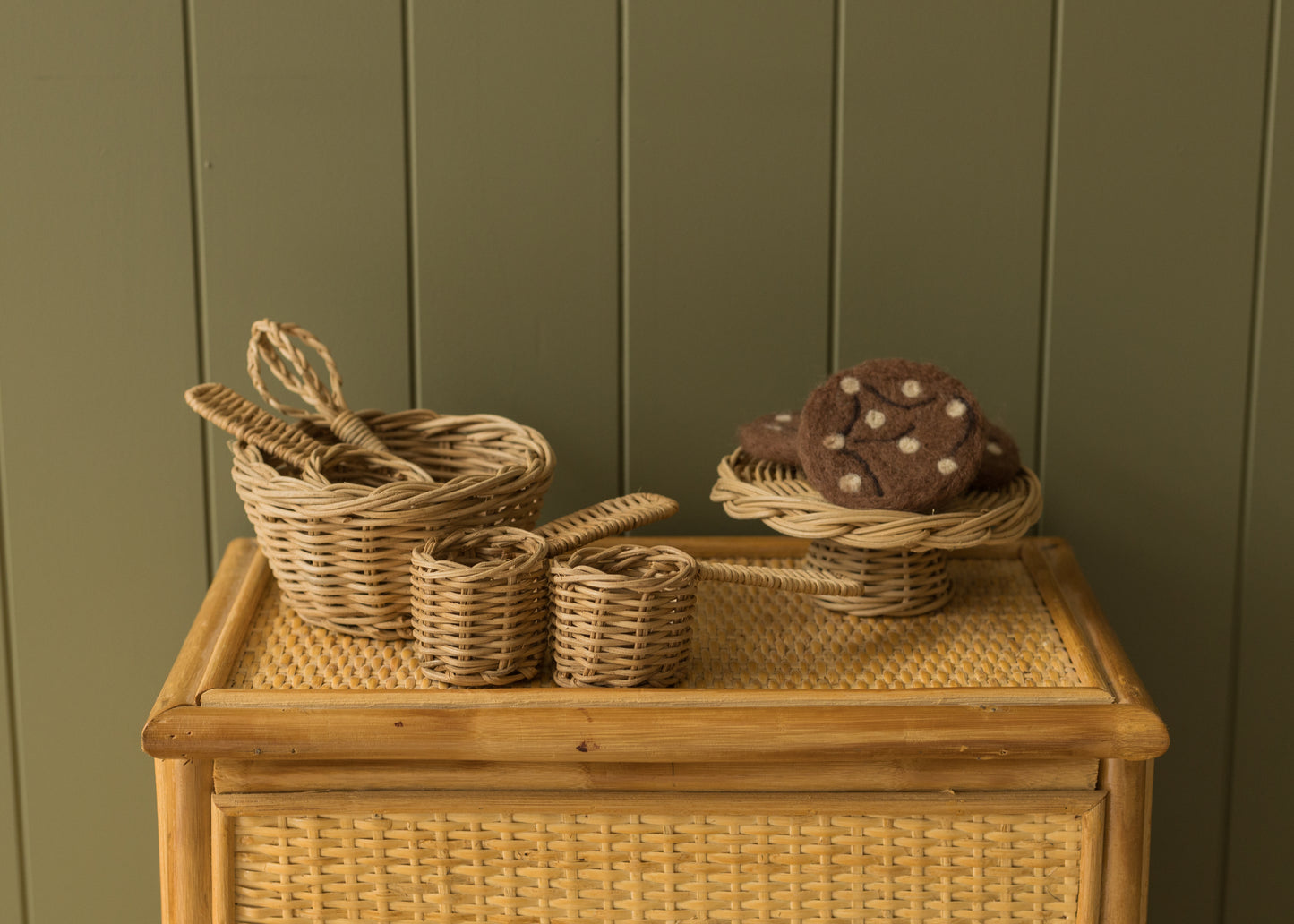Rattan Cake Stand