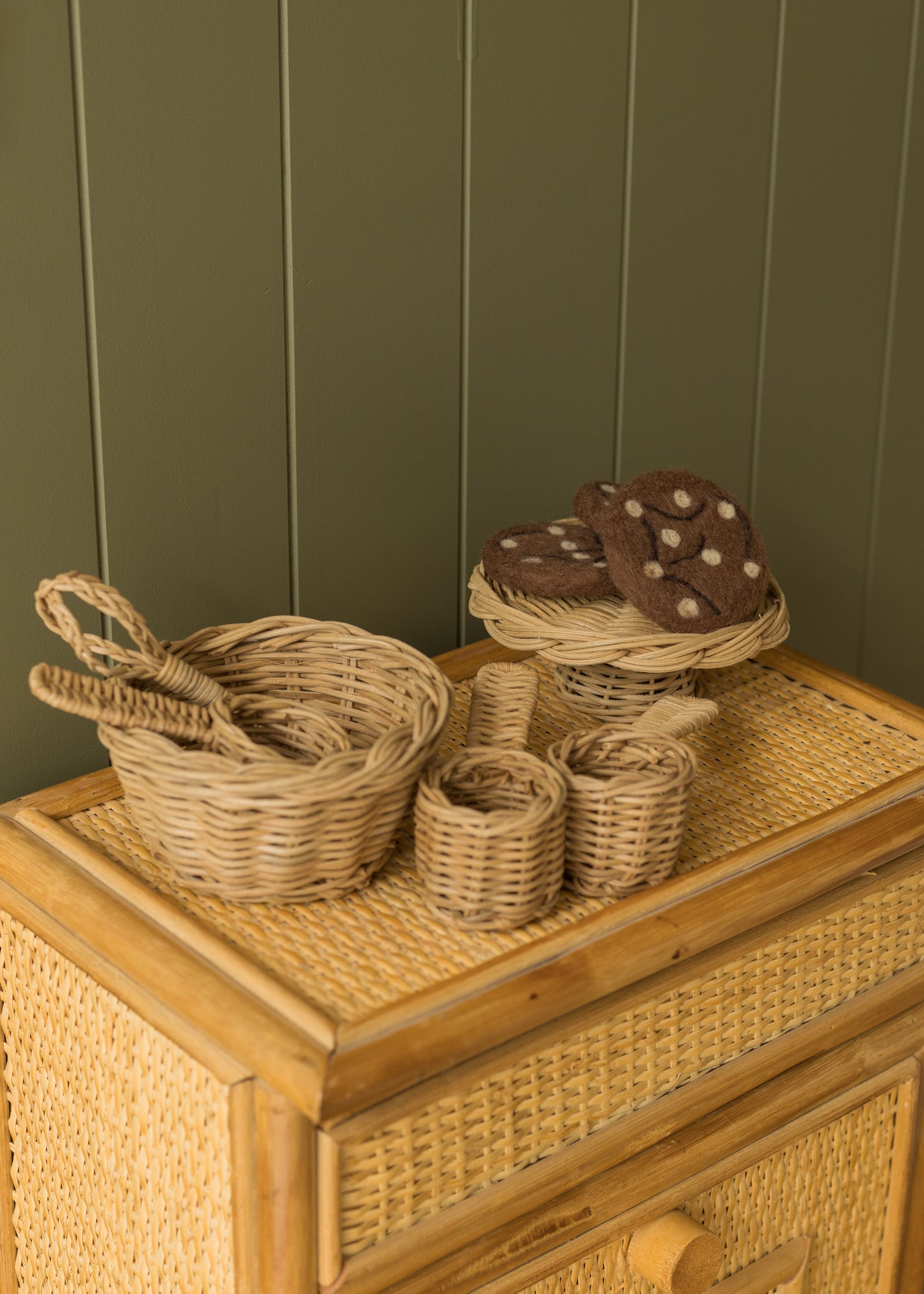 Rattan Baker's Set
