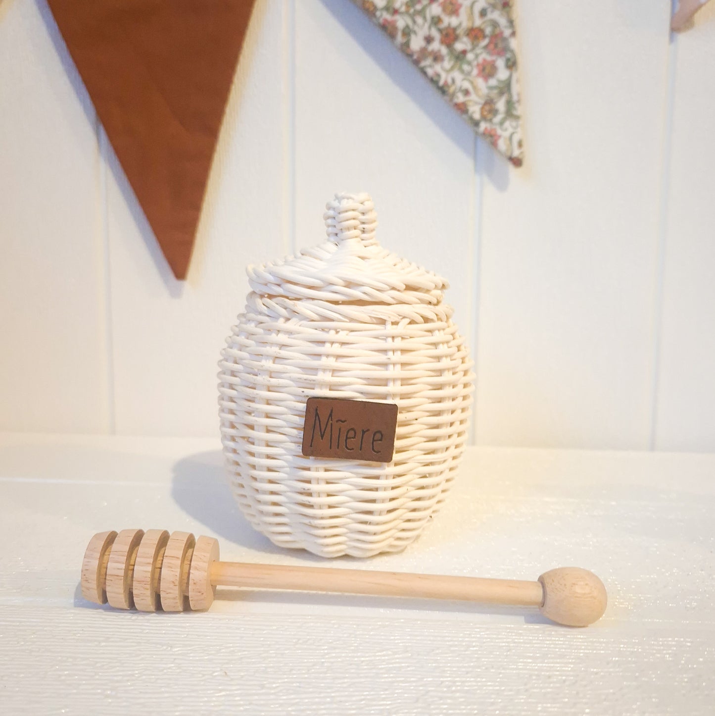 Rattan Mīere/Honey Jar