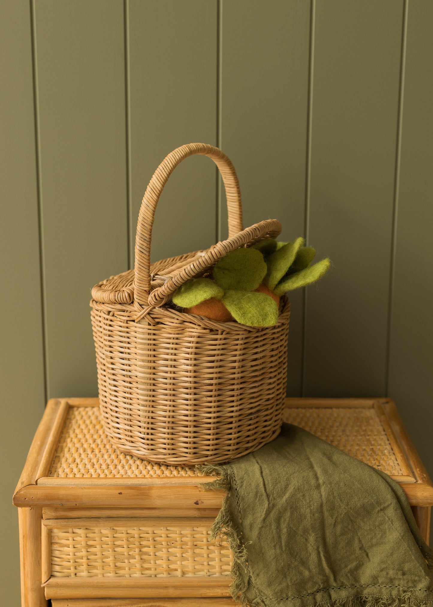 Rattan Gatherer Kete