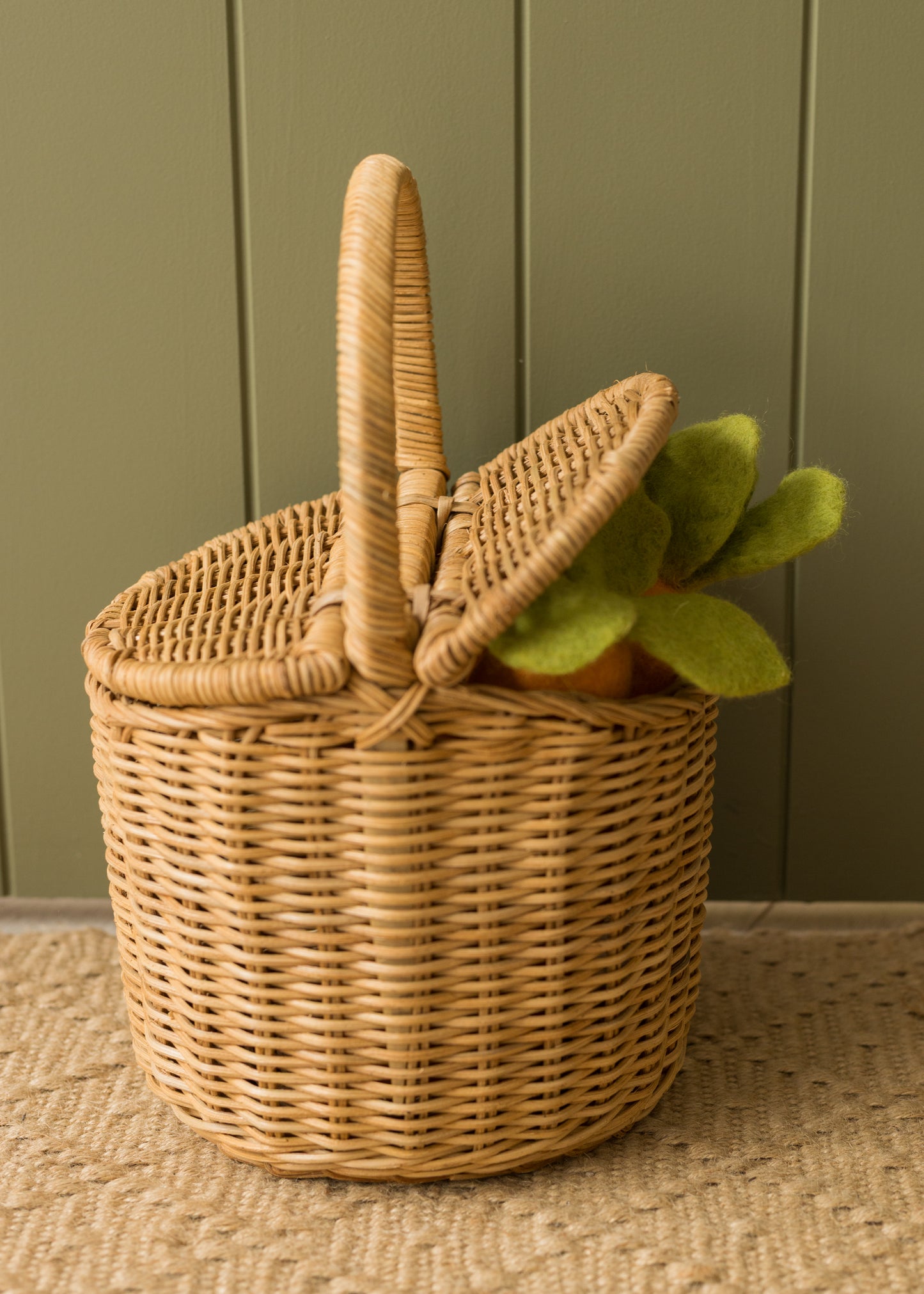 Rattan Gatherer Kete